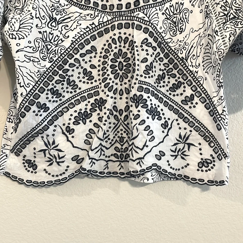Maeve Anthropologie Women’s Tunic Top Small White Blue Eyelet Paisley Floral
